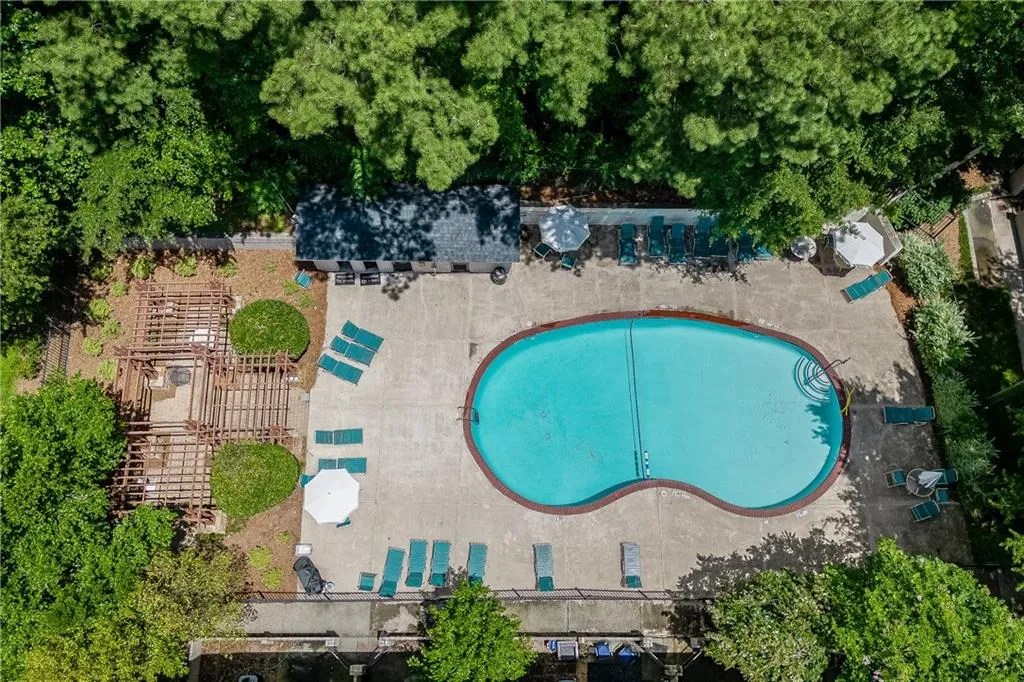 6940 Roswell A14 Road Unit A14, Atlanta, Georgia 30328, 3 Bedrooms Bedrooms, ,1 BathroomBathrooms,Residential,Sold,6940 Roswell A14 Road Unit A14,7244903