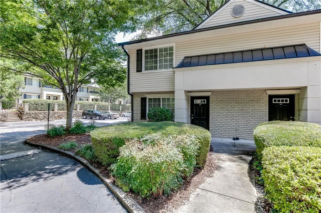 6940 Roswell A14 Road Unit A14, Atlanta, Georgia 30328, 3 Bedrooms Bedrooms, ,1 BathroomBathrooms,Residential,Sold,6940 Roswell A14 Road Unit A14,7244903
