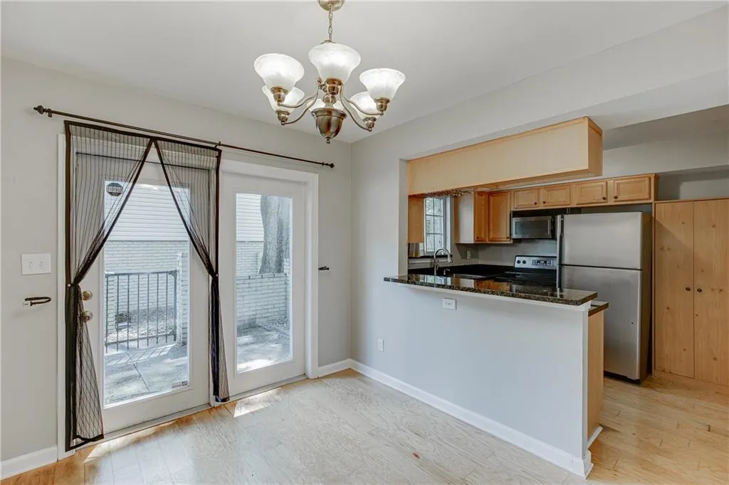 6940 Roswell A14 Road Unit A14, Atlanta, Georgia 30328, 3 Bedrooms Bedrooms, ,1 BathroomBathrooms,Residential,Sold,6940 Roswell A14 Road Unit A14,7244903