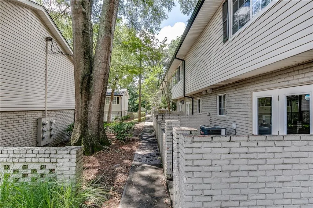 6940 Roswell A14 Road Unit A14, Atlanta, Georgia 30328, 3 Bedrooms Bedrooms, ,1 BathroomBathrooms,Residential,Sold,6940 Roswell A14 Road Unit A14,7244903