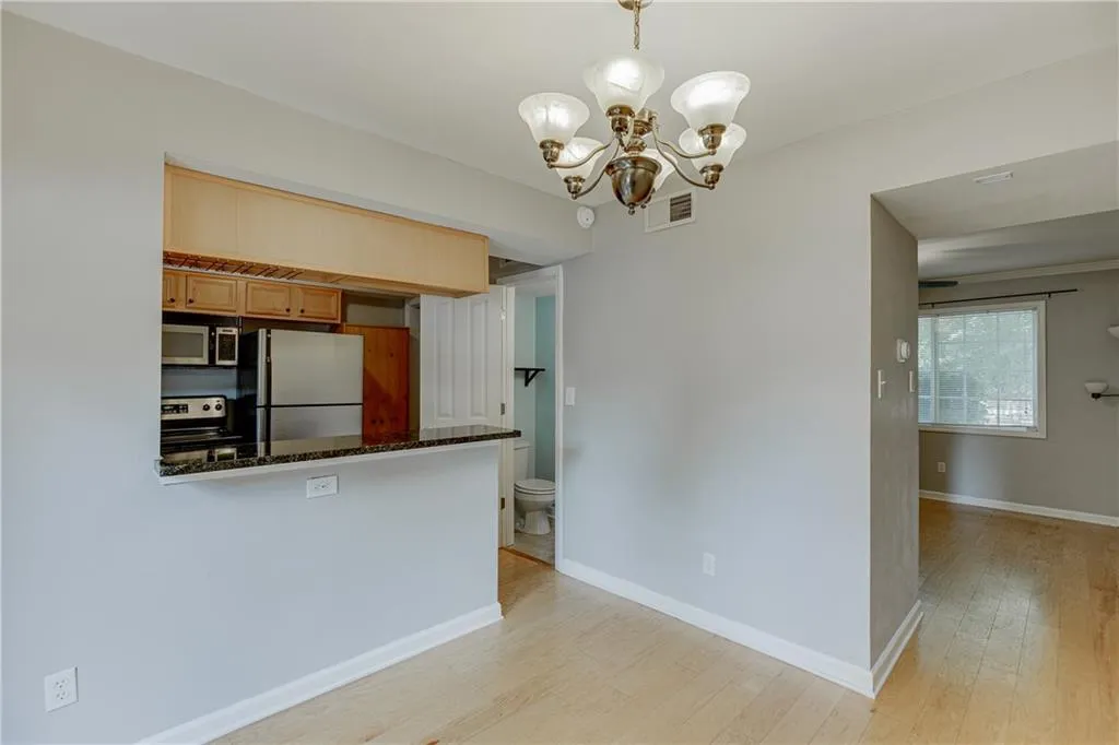 6940 Roswell A14 Road Unit A14, Atlanta, Georgia 30328, 3 Bedrooms Bedrooms, ,1 BathroomBathrooms,Residential,Sold,6940 Roswell A14 Road Unit A14,7244903