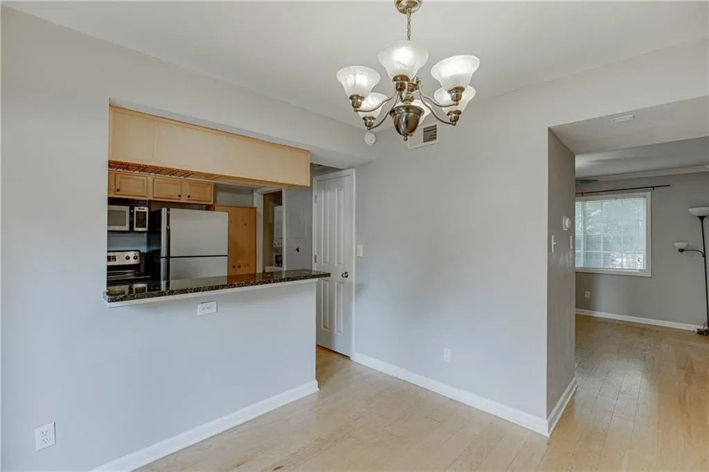 6940 Roswell A14 Road Unit A14, Atlanta, Georgia 30328, 3 Bedrooms Bedrooms, ,1 BathroomBathrooms,Residential,Sold,6940 Roswell A14 Road Unit A14,7244903