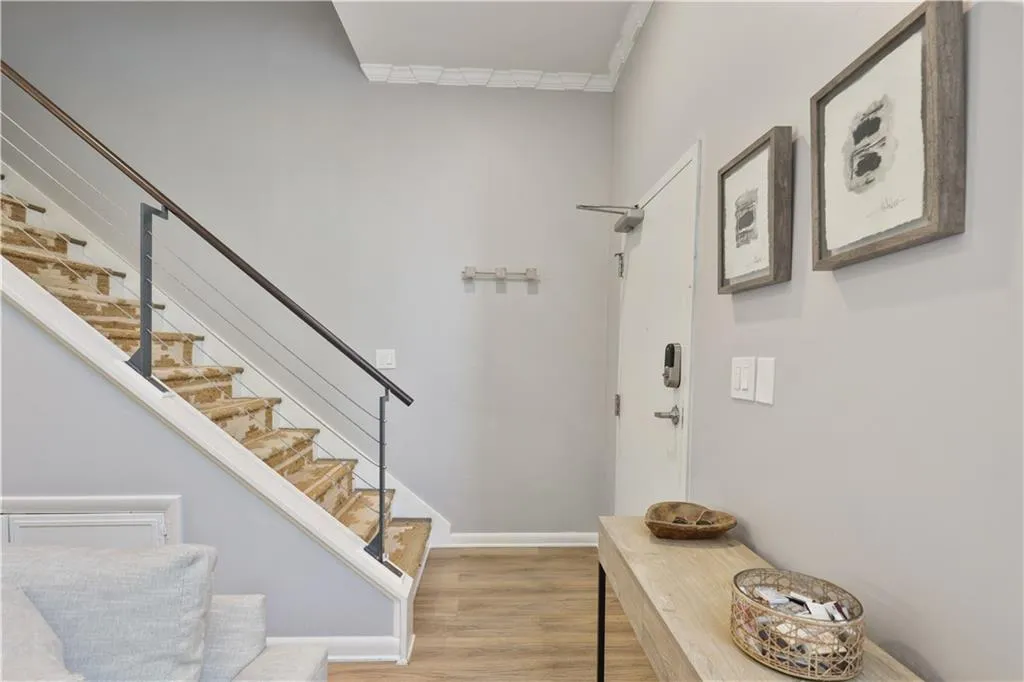 199 12th Street Ne Unit 5, Atlanta, Georgia 30309, 2 Bedrooms Bedrooms, ,2 BathroomsBathrooms,Residential,For Sale,199 12th Street Ne Unit 5,7613039