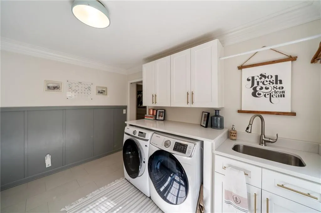 440 River Valley Road, Atlanta, Georgia 30328, 4 Bedrooms Bedrooms, ,3 BathroomsBathrooms,Residential,Sold,440 River Valley Road,7533990