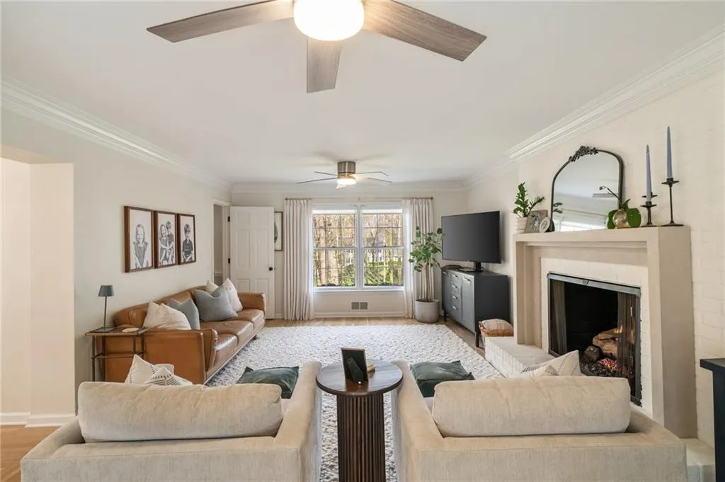 440 River Valley Road, Atlanta, Georgia 30328, 4 Bedrooms Bedrooms, ,3 BathroomsBathrooms,Residential,Sold,440 River Valley Road,7533990