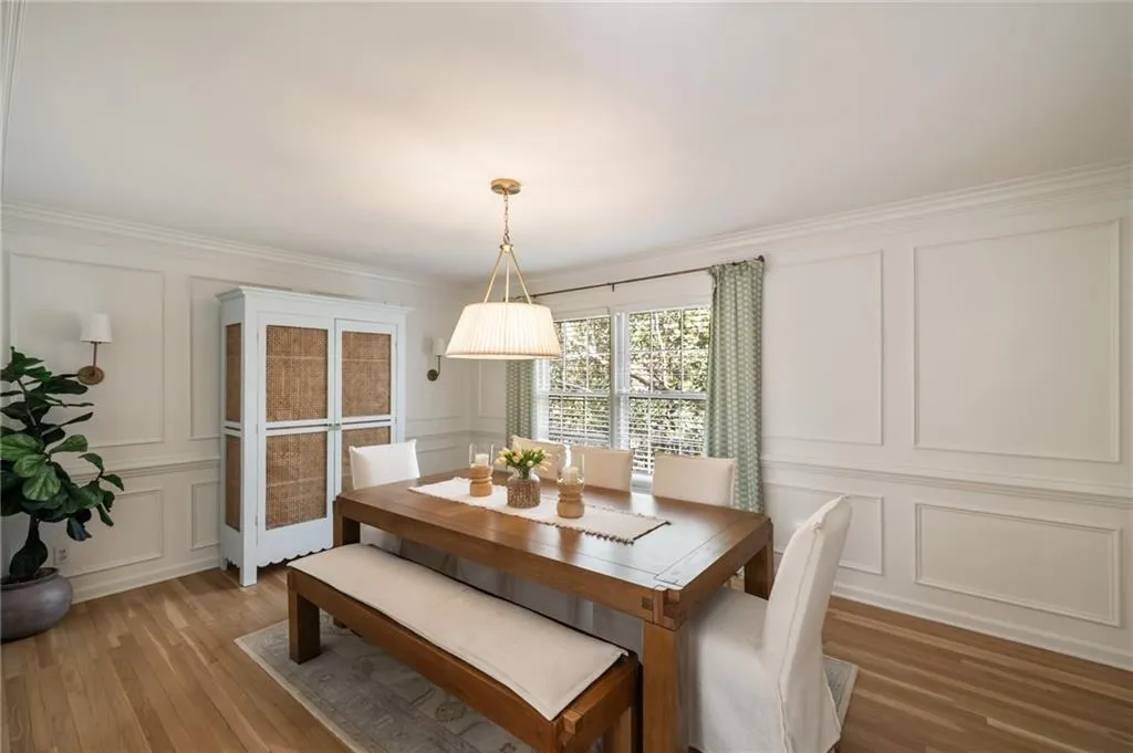 440 River Valley Road, Atlanta, Georgia 30328, 4 Bedrooms Bedrooms, ,3 BathroomsBathrooms,Residential,Sold,440 River Valley Road,7533990