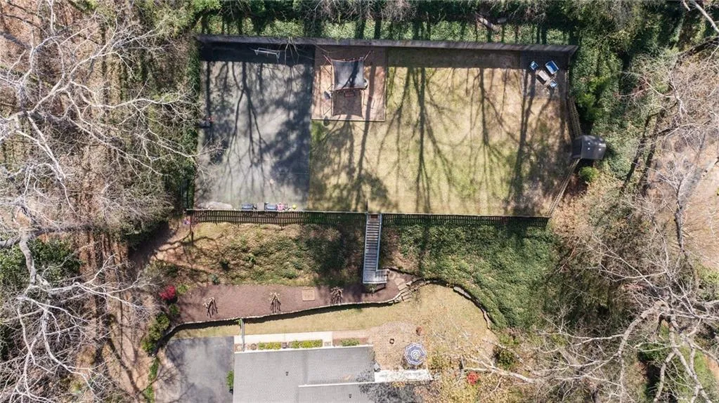 440 River Valley Road, Atlanta, Georgia 30328, 4 Bedrooms Bedrooms, ,3 BathroomsBathrooms,Residential,Sold,440 River Valley Road,7533990