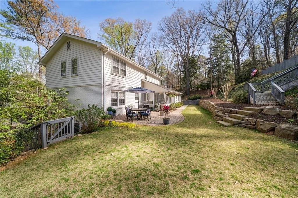 440 River Valley Road, Atlanta, Georgia 30328, 4 Bedrooms Bedrooms, ,3 BathroomsBathrooms,Residential,Sold,440 River Valley Road,7533990