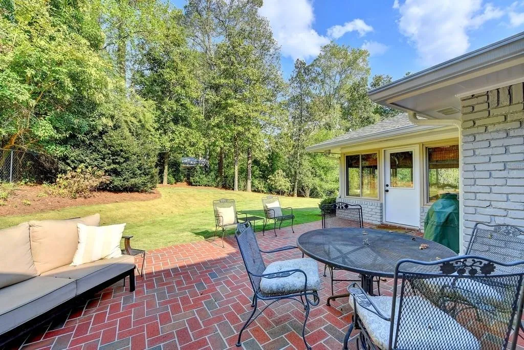 4795 Cherrywood Lane, Atlanta, Georgia 30342, 6 Bedrooms Bedrooms, ,3 BathroomsBathrooms,Residential,Sold,4795 Cherrywood Lane,6620757