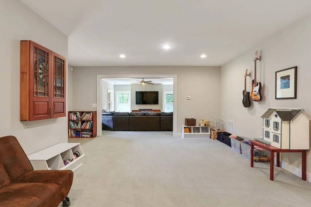 6324 Long Island Drive, Atlanta, Georgia 30328, 6 Bedrooms Bedrooms, ,5 BathroomsBathrooms,Residential,Sold,6324 Long Island Drive,6568626