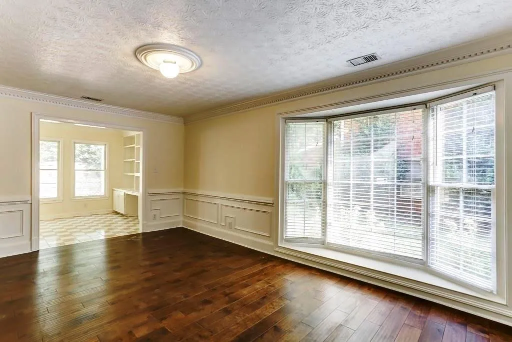 7928 Briar Villa Place, Sandy Springs, Georgia 30350, 3 Bedrooms Bedrooms, ,2 BathroomsBathrooms,Residential,Sold,7928 Briar Villa Place,6641678