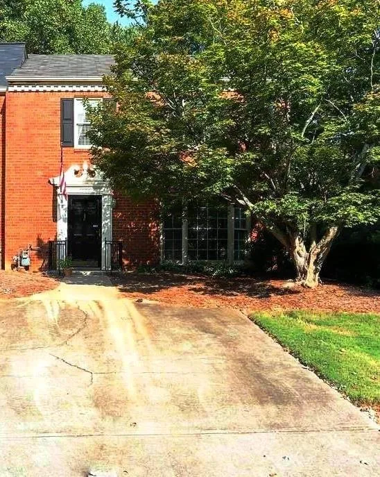 7928 Briar Villa Place, Sandy Springs, Georgia 30350, 3 Bedrooms Bedrooms, ,2 BathroomsBathrooms,Residential,Sold,7928 Briar Villa Place,6641678