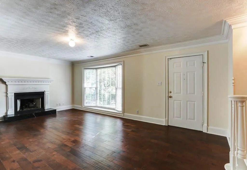 7928 Briar Villa Place, Sandy Springs, Georgia 30350, 3 Bedrooms Bedrooms, ,2 BathroomsBathrooms,Residential,Sold,7928 Briar Villa Place,6641678