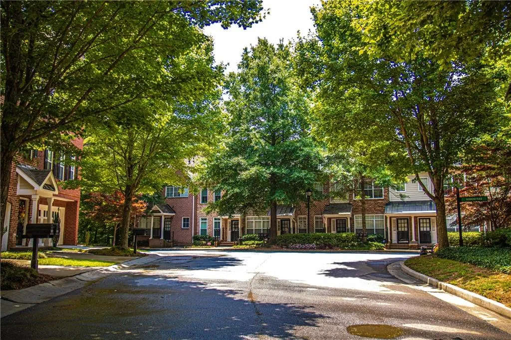 5470 Glenridge Park, Atlanta, Georgia 30342, 2 Bedrooms Bedrooms, ,2 BathroomsBathrooms,Residential,Sold,5470 Glenridge Park,6898644