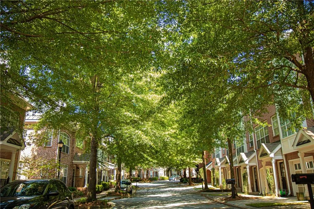 5470 Glenridge Park, Atlanta, Georgia 30342, 2 Bedrooms Bedrooms, ,2 BathroomsBathrooms,Residential,Sold,5470 Glenridge Park,6898644