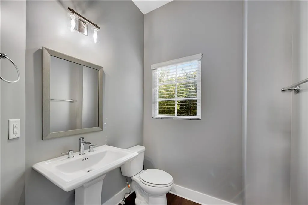 743 Taylor Court, Atlanta, Georgia 30324, 2 Bedrooms Bedrooms, 0 ,2 BathroomsBathrooms,Residential,For Sale,743 Taylor Court,7712317