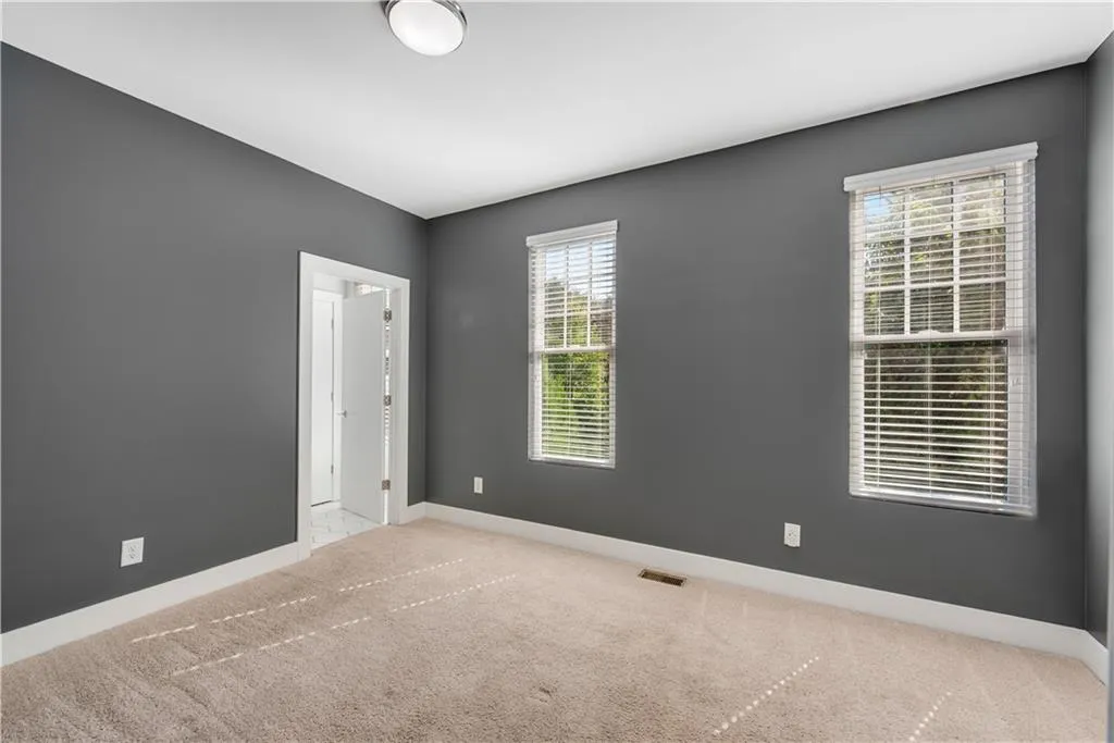 743 Taylor Court, Atlanta, Georgia 30324, 2 Bedrooms Bedrooms, 0 ,2 BathroomsBathrooms,Residential,For Sale,743 Taylor Court,7712317