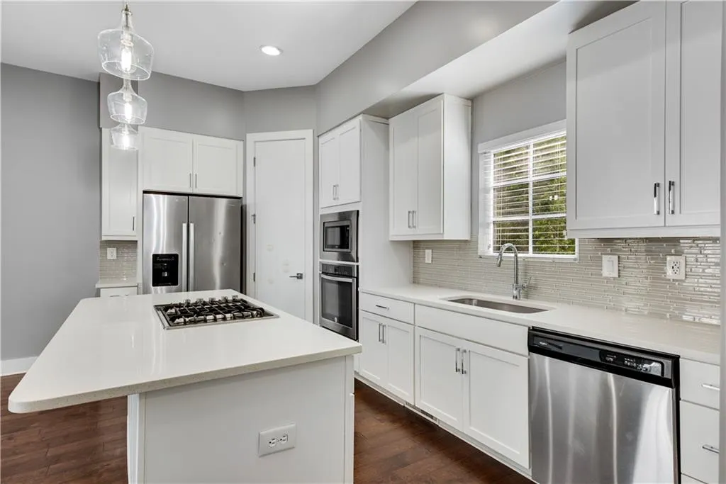 743 Taylor Court, Atlanta, Georgia 30324, 2 Bedrooms Bedrooms, 0 ,2 BathroomsBathrooms,Residential,For Sale,743 Taylor Court,7712317