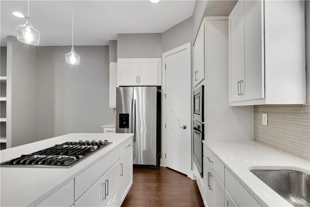 743 Taylor Court, Atlanta, Georgia 30324, 2 Bedrooms Bedrooms, 0 ,2 BathroomsBathrooms,Residential,For Sale,743 Taylor Court,7712317