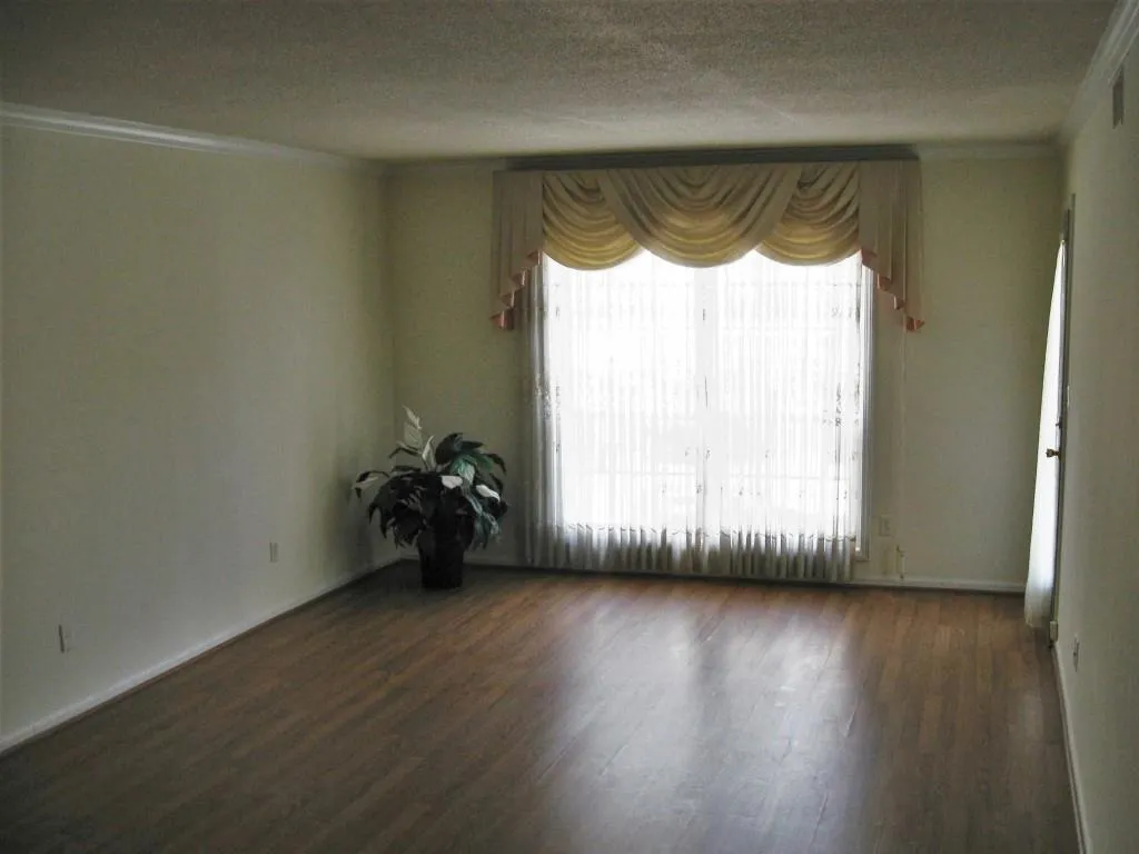 6851 Roswell Road Unit M5, Sandy Springs, Georgia 30328, 3 Bedrooms Bedrooms, ,2 BathroomsBathrooms,Residential,Sold,6851 Roswell Road Unit M5,5851543