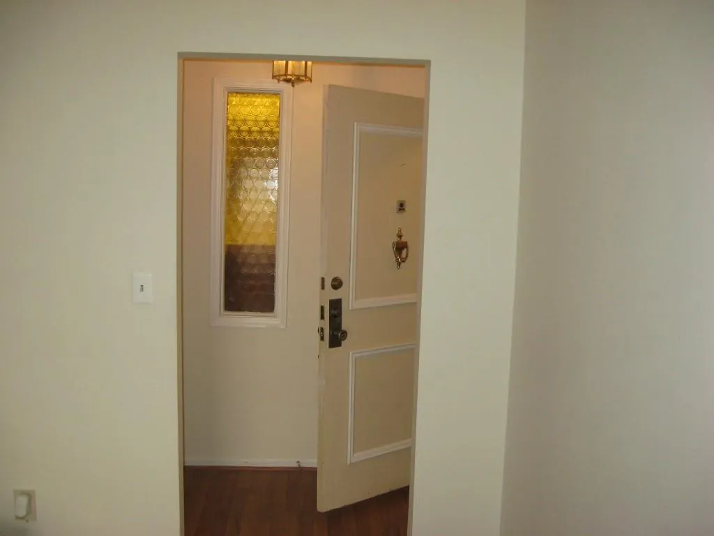 6851 Roswell Road Unit M5, Sandy Springs, Georgia 30328, 3 Bedrooms Bedrooms, ,2 BathroomsBathrooms,Residential,Sold,6851 Roswell Road Unit M5,5851543