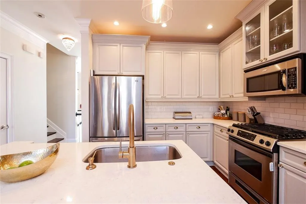 79 High Top Lane, Sandy Springs, Georgia 30328, 3 Bedrooms Bedrooms, ,3 BathroomsBathrooms,Residential,Sold,79 High Top Lane,5798314