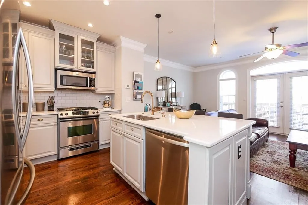 79 High Top Lane, Sandy Springs, Georgia 30328, 3 Bedrooms Bedrooms, ,3 BathroomsBathrooms,Residential,Sold,79 High Top Lane,5798314