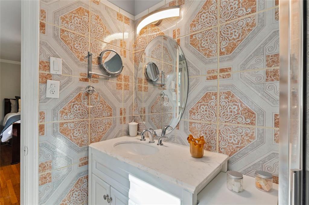 870 Starlight Drive, Atlanta, Georgia 30342, 4 Bedrooms Bedrooms, ,3 BathroomsBathrooms,Residential,Sold,870 Starlight Drive,7321607