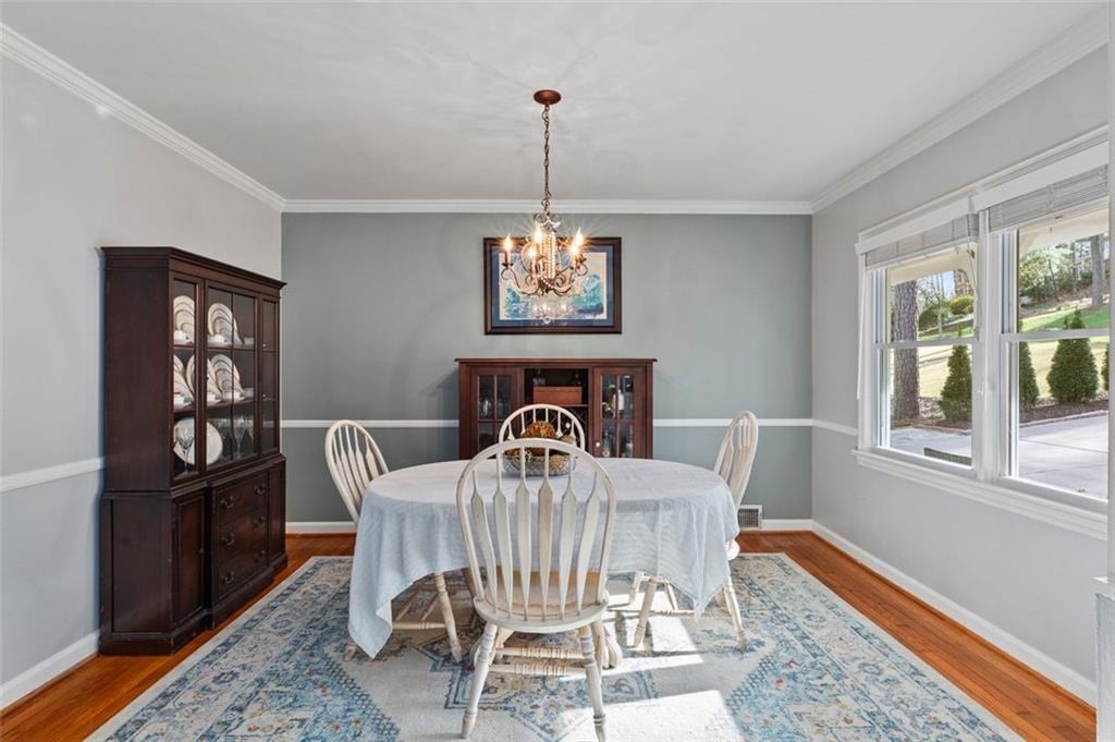 870 Starlight Drive, Atlanta, Georgia 30342, 4 Bedrooms Bedrooms, ,3 BathroomsBathrooms,Residential,Sold,870 Starlight Drive,7321607