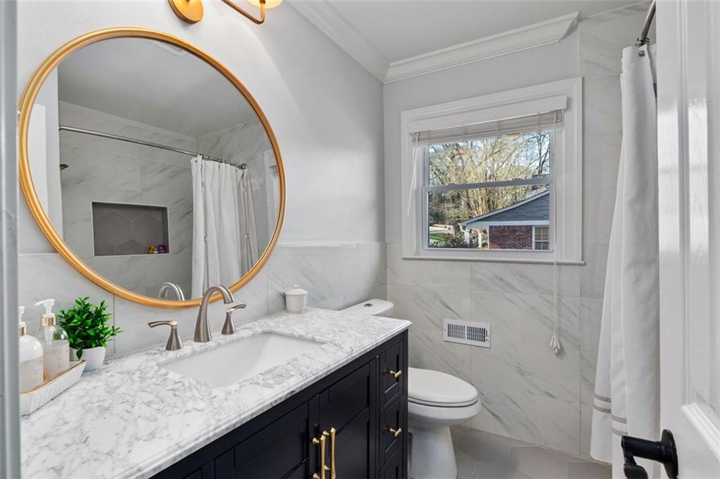 870 Starlight Drive, Atlanta, Georgia 30342, 4 Bedrooms Bedrooms, ,3 BathroomsBathrooms,Residential,Sold,870 Starlight Drive,7321607