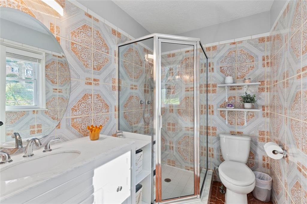 870 Starlight Drive, Atlanta, Georgia 30342, 4 Bedrooms Bedrooms, ,3 BathroomsBathrooms,Residential,Sold,870 Starlight Drive,7321607