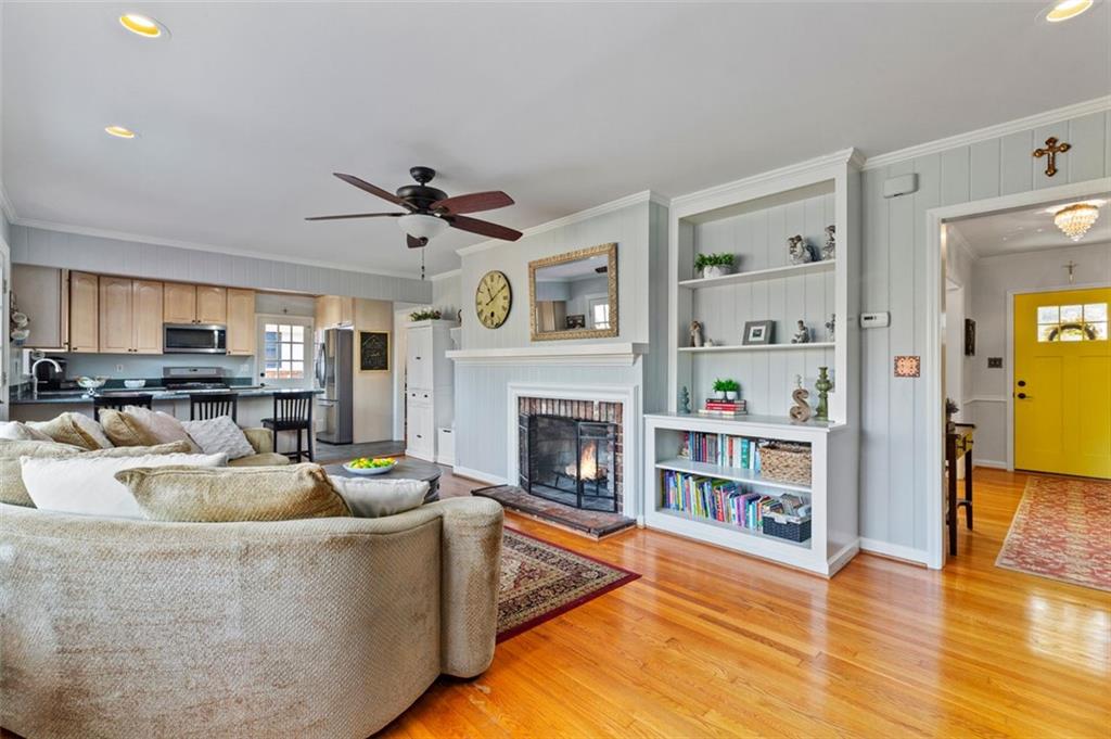 870 Starlight Drive, Atlanta, Georgia 30342, 4 Bedrooms Bedrooms, ,3 BathroomsBathrooms,Residential,Sold,870 Starlight Drive,7321607