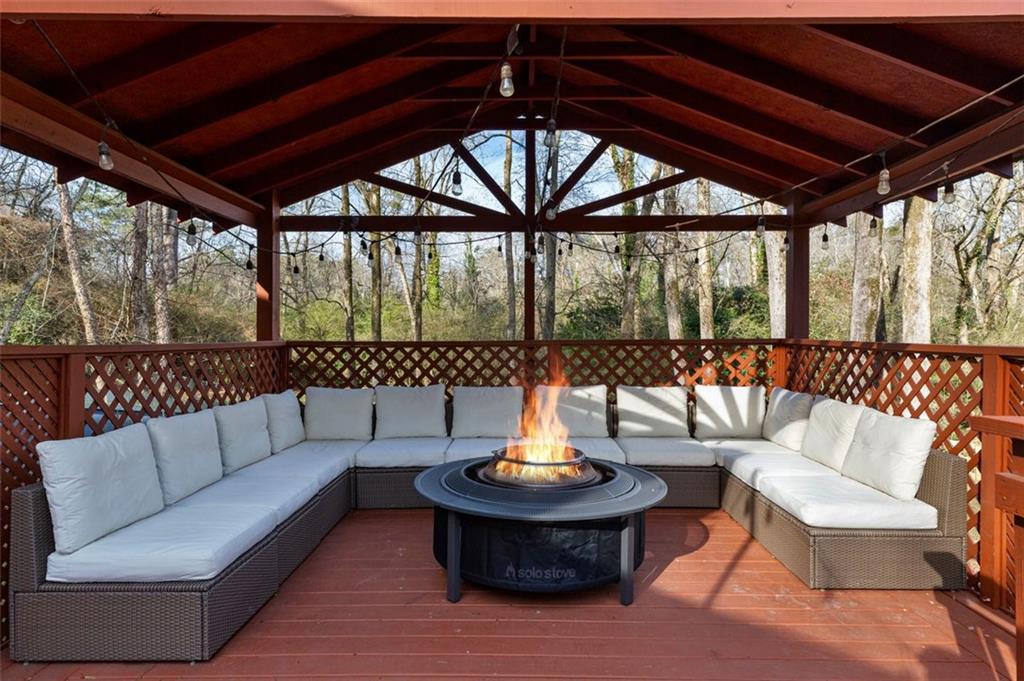 870 Starlight Drive, Atlanta, Georgia 30342, 4 Bedrooms Bedrooms, ,3 BathroomsBathrooms,Residential,Sold,870 Starlight Drive,7321607