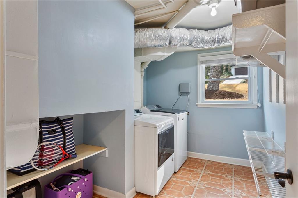 870 Starlight Drive, Atlanta, Georgia 30342, 4 Bedrooms Bedrooms, ,3 BathroomsBathrooms,Residential,Sold,870 Starlight Drive,7321607