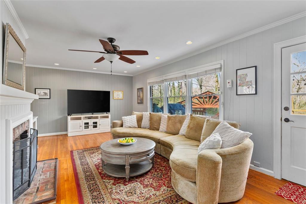 870 Starlight Drive, Atlanta, Georgia 30342, 4 Bedrooms Bedrooms, ,3 BathroomsBathrooms,Residential,Sold,870 Starlight Drive,7321607