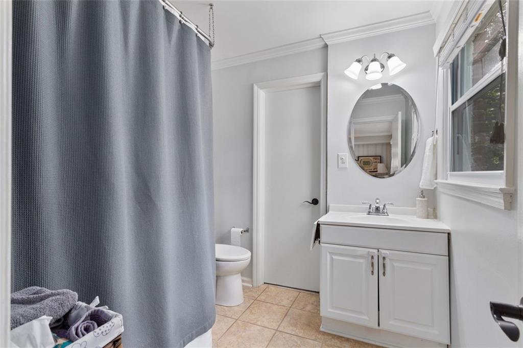 870 Starlight Drive, Atlanta, Georgia 30342, 4 Bedrooms Bedrooms, ,3 BathroomsBathrooms,Residential,Sold,870 Starlight Drive,7321607