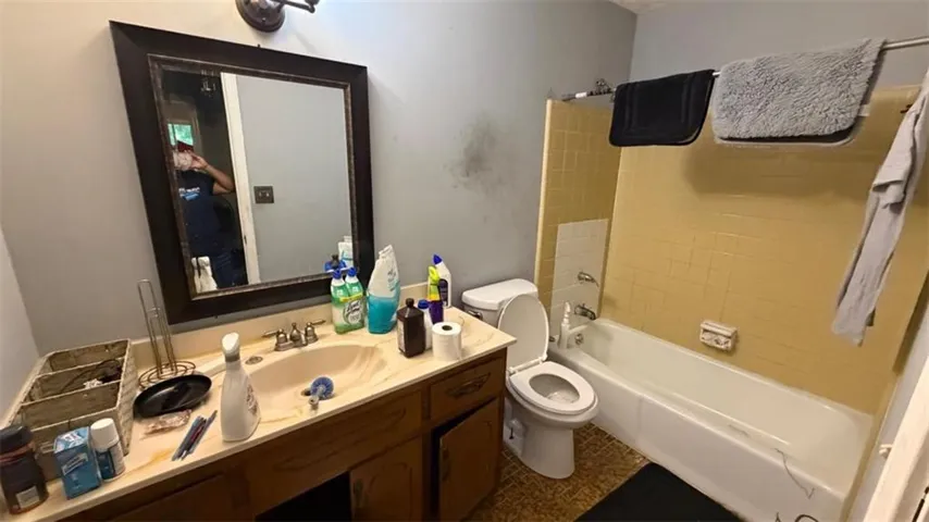 1170