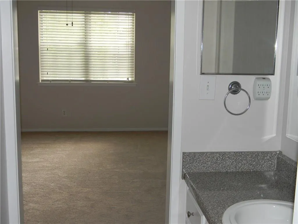 6816 Glenridge Drive Unit J, Sandy Springs, Georgia 30328, 2 Bedrooms Bedrooms, ,2 BathroomsBathrooms,Residential,Sold,6816 Glenridge Drive Unit J,5689358