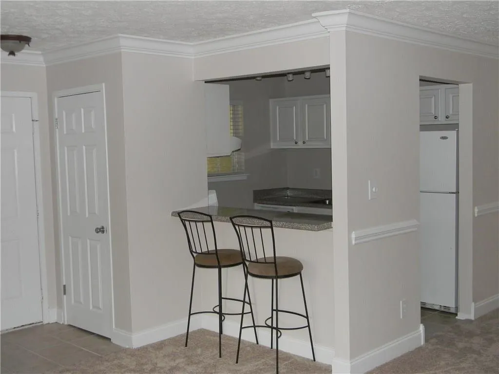 6816 Glenridge Drive Unit J, Sandy Springs, Georgia 30328, 2 Bedrooms Bedrooms, ,2 BathroomsBathrooms,Residential,Sold,6816 Glenridge Drive Unit J,5689358