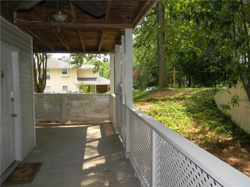 6816 Glenridge Drive Unit J, Sandy Springs, Georgia 30328, 2 Bedrooms Bedrooms, ,2 BathroomsBathrooms,Residential,Sold,6816 Glenridge Drive Unit J,5689358