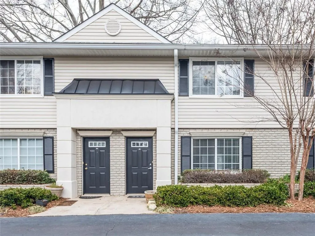 6940 Roswell Road Unit 8b, Sandy Springs, Georgia 30328, 2 Bedrooms Bedrooms, ,1 BathroomBathrooms,Residential,Sold,6940 Roswell Road Unit 8b,5966025