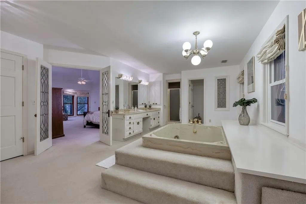 9635 Huntcliff Trace, Atlanta, Georgia 30350, 6 Bedrooms Bedrooms, ,4 BathroomsBathrooms,Residential,Sold,9635 Huntcliff Trace,6948772