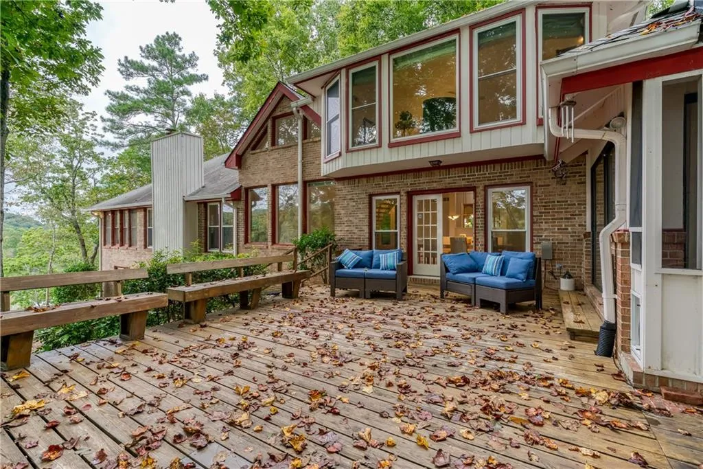 9635 Huntcliff Trace, Atlanta, Georgia 30350, 6 Bedrooms Bedrooms, ,4 BathroomsBathrooms,Residential,Sold,9635 Huntcliff Trace,6948772