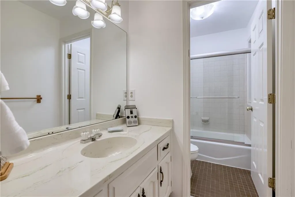9635 Huntcliff Trace, Atlanta, Georgia 30350, 6 Bedrooms Bedrooms, ,4 BathroomsBathrooms,Residential,Sold,9635 Huntcliff Trace,6948772