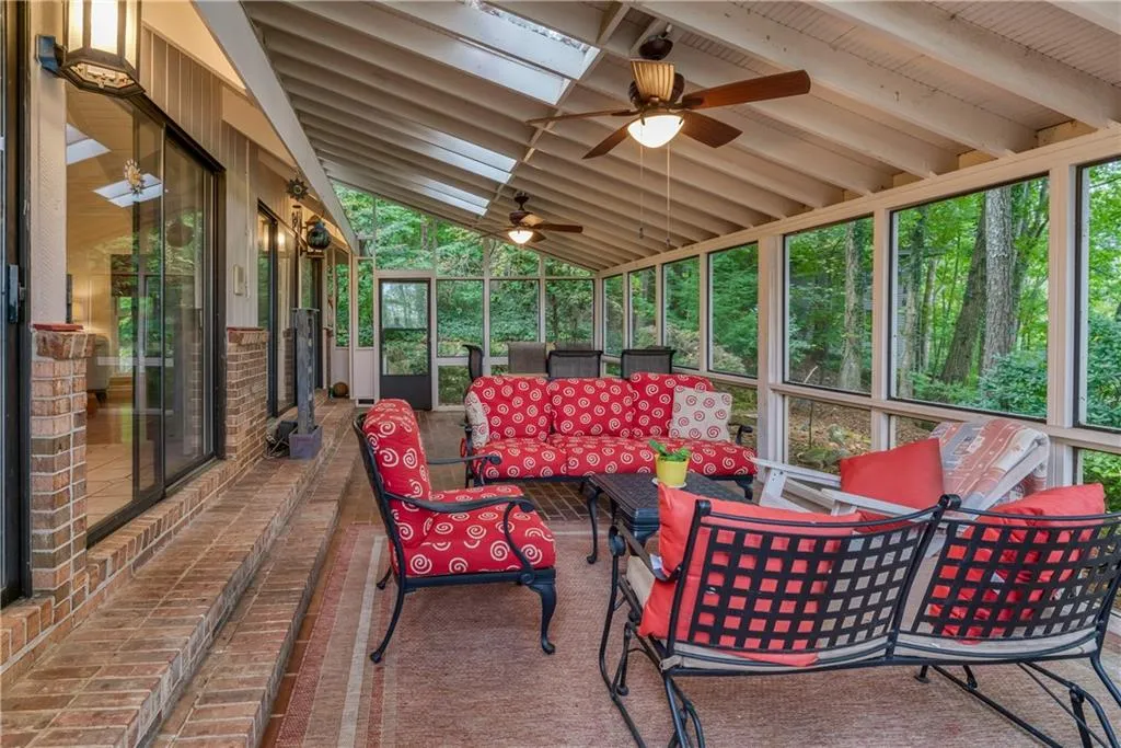 9635 Huntcliff Trace, Atlanta, Georgia 30350, 6 Bedrooms Bedrooms, ,4 BathroomsBathrooms,Residential,Sold,9635 Huntcliff Trace,6948772
