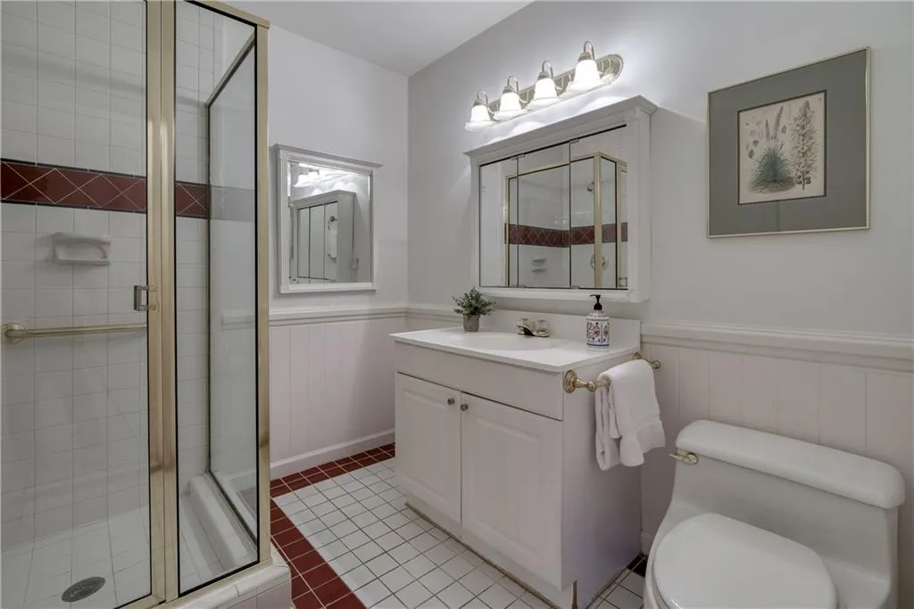 9635 Huntcliff Trace, Atlanta, Georgia 30350, 6 Bedrooms Bedrooms, ,4 BathroomsBathrooms,Residential,Sold,9635 Huntcliff Trace,6948772