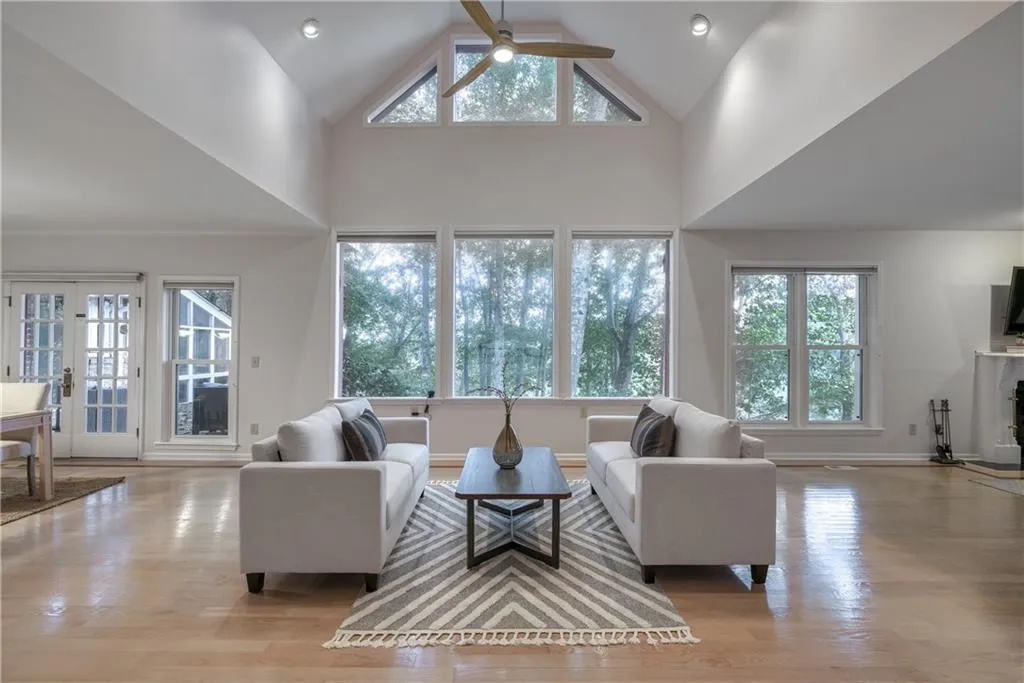 9635 Huntcliff Trace, Atlanta, Georgia 30350, 6 Bedrooms Bedrooms, ,4 BathroomsBathrooms,Residential,Sold,9635 Huntcliff Trace,6948772