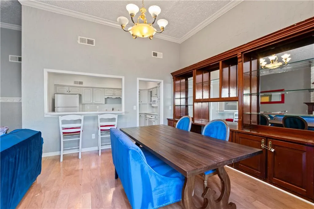 302 Brandywine Circle, Sandy Springs, Georgia 30350, 3 Bedrooms Bedrooms, ,2 BathroomsBathrooms,Residential,Sold,302 Brandywine Circle,7018229