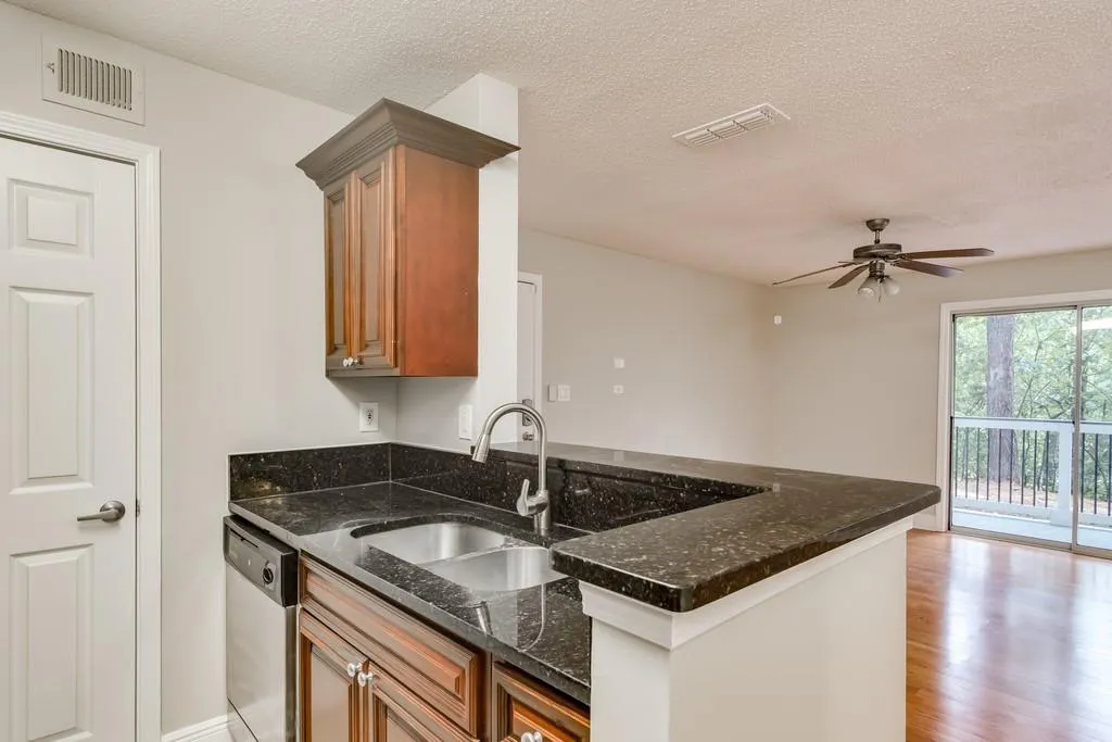 2104 Santa Fe Parkway, Sandy Springs, Georgia 30350, 1 Bedroom Bedrooms, ,1 BathroomBathrooms,Residential,Sold,2104 Santa Fe Parkway,6624133