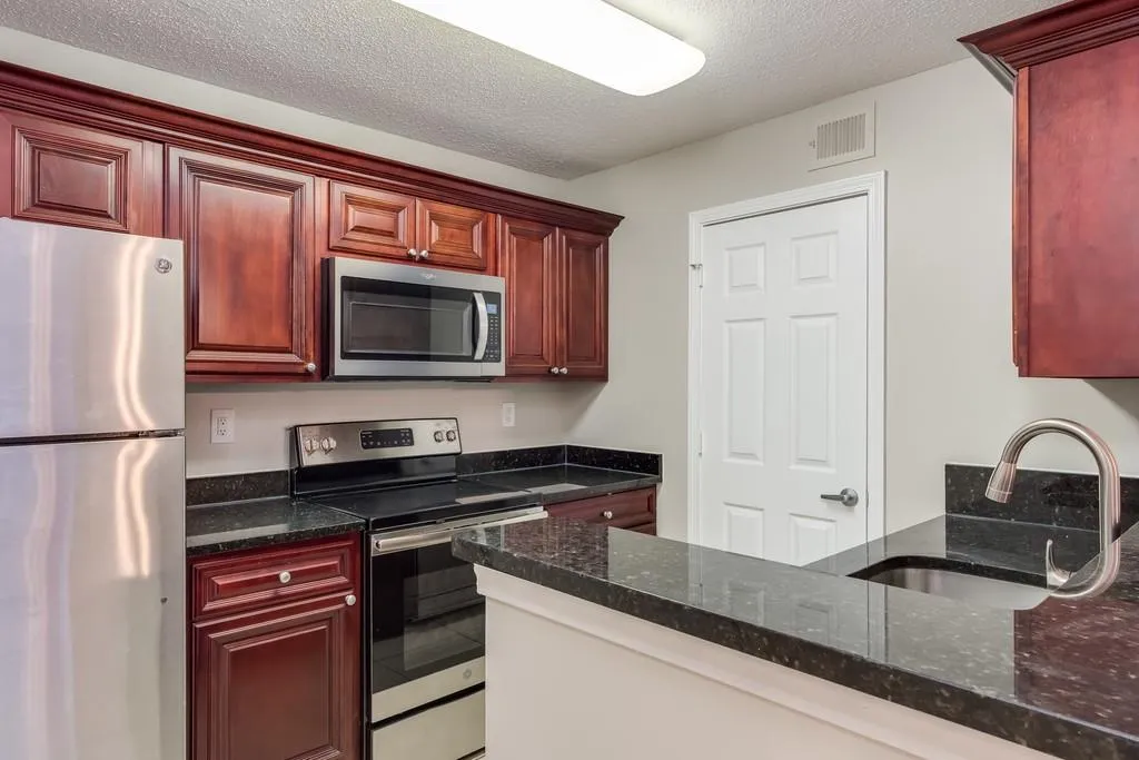 2104 Santa Fe Parkway, Sandy Springs, Georgia 30350, 1 Bedroom Bedrooms, ,1 BathroomBathrooms,Residential,Sold,2104 Santa Fe Parkway,6624133
